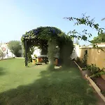 Con Piscina Privada Y Zona De Barbacoa Cerca Del Pueblo Chalet *