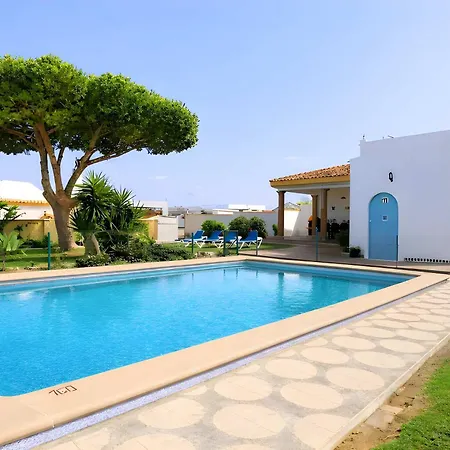 Chalet Con Piscina Privada Y Zona De Barbacoa Cerca Del Pueblo