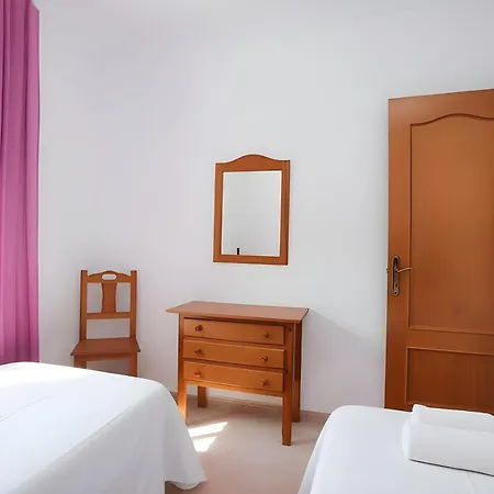 Chalet Con Piscina Privada Y Zona De Barbacoa Cerca Del Pueblo