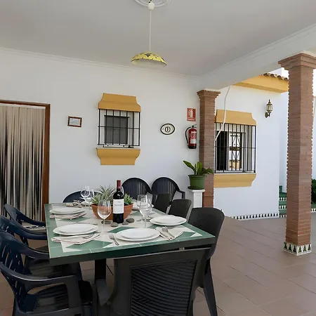Con Piscina Privada Y Zona De Barbacoa Cerca Del Pueblo Horská chata